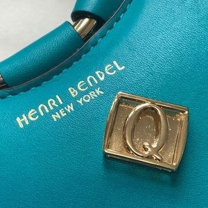 Bendel influencer slide bag charm letter Q gold